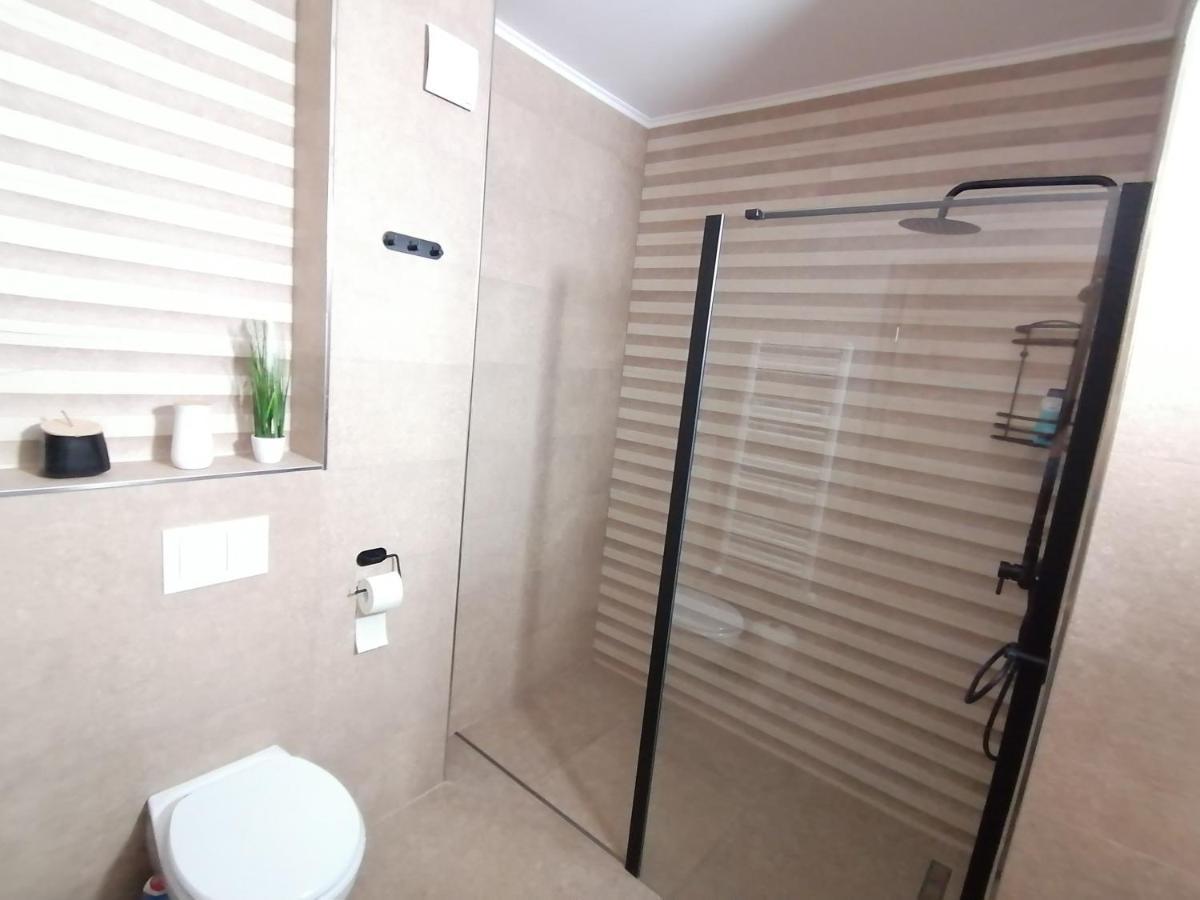 Apartman Sarah Apartment Oradea Ngoại thất bức ảnh