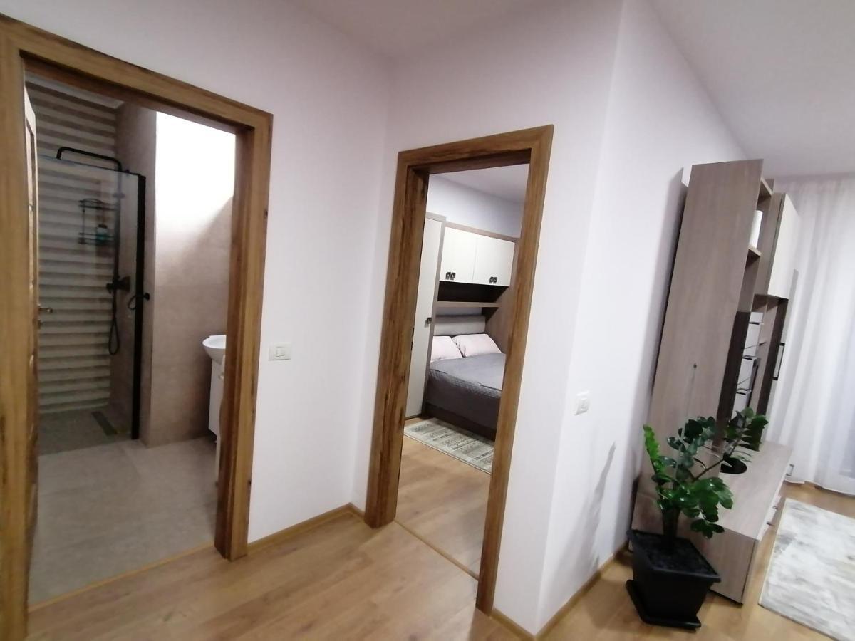 Apartman Sarah Apartment Oradea Ngoại thất bức ảnh