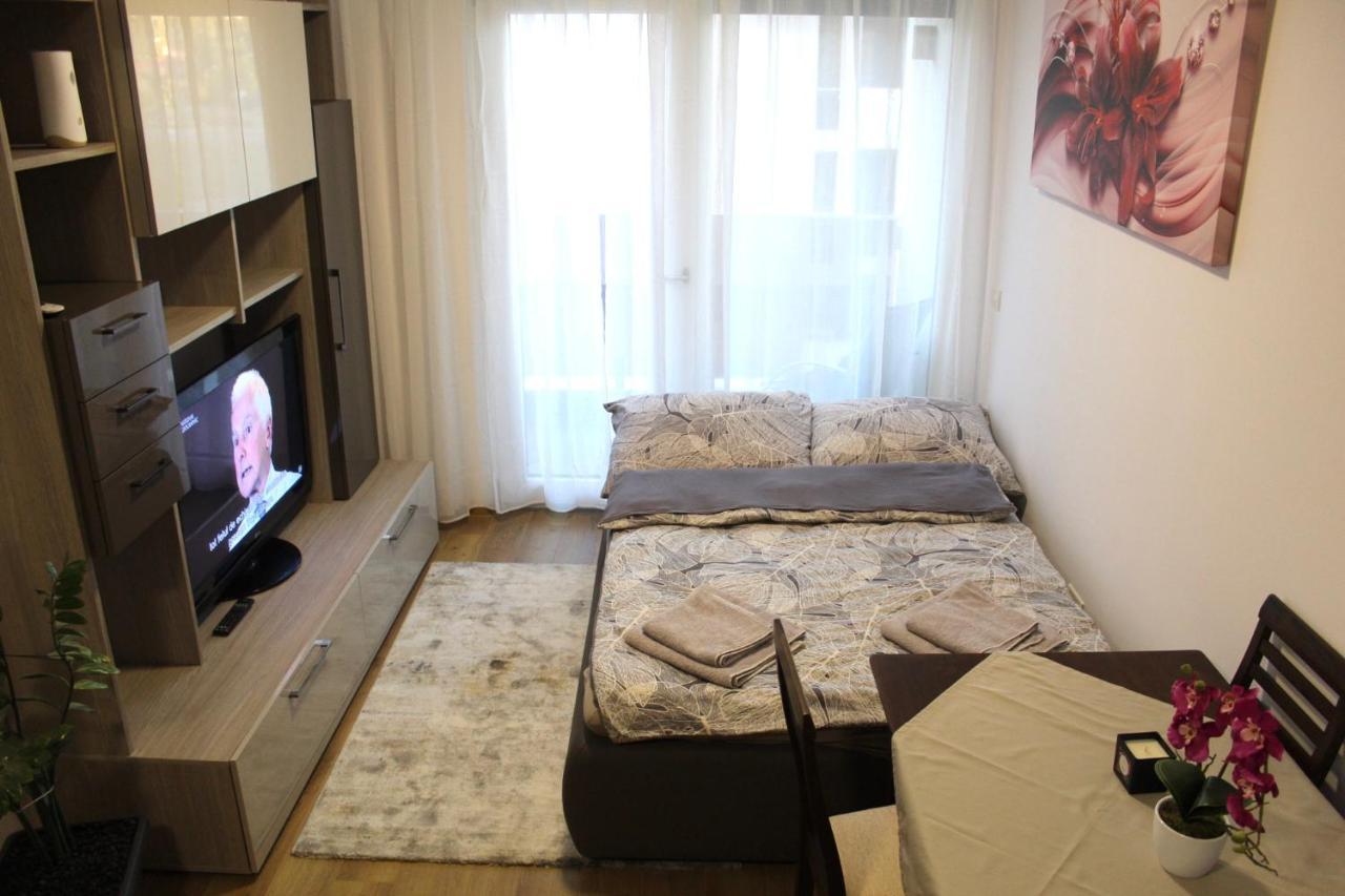 Apartman Sarah Apartment Oradea Ngoại thất bức ảnh