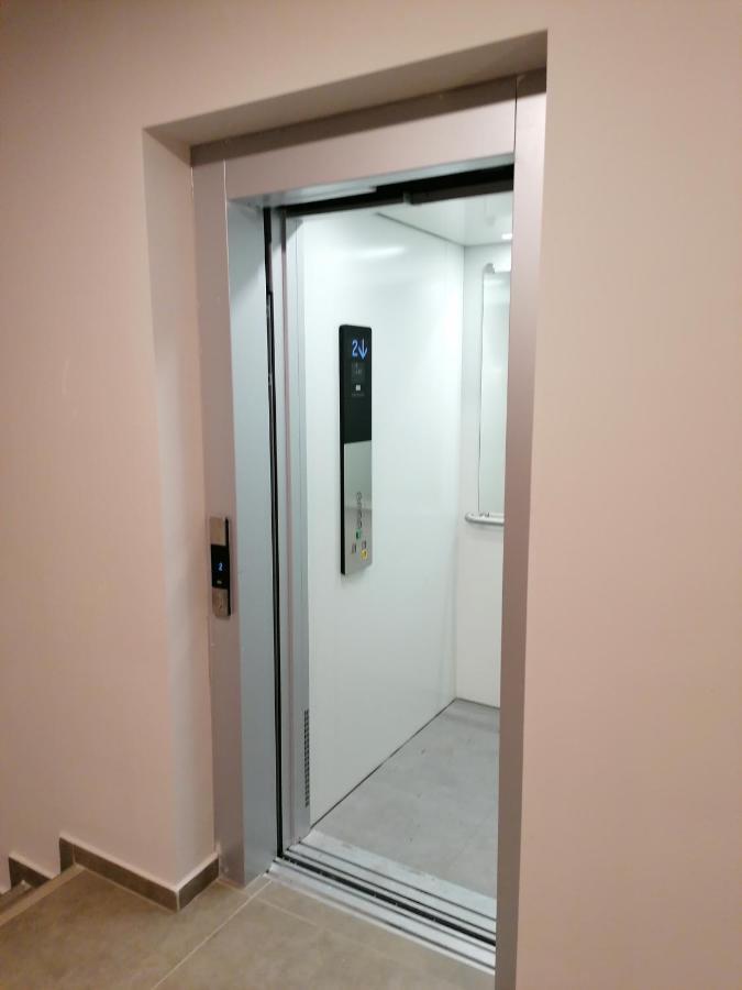 Apartman Sarah Apartment Oradea Ngoại thất bức ảnh